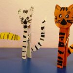 Children&#39;s master class on making “Tiger cubs” crafts using clothespins with children 4 years old